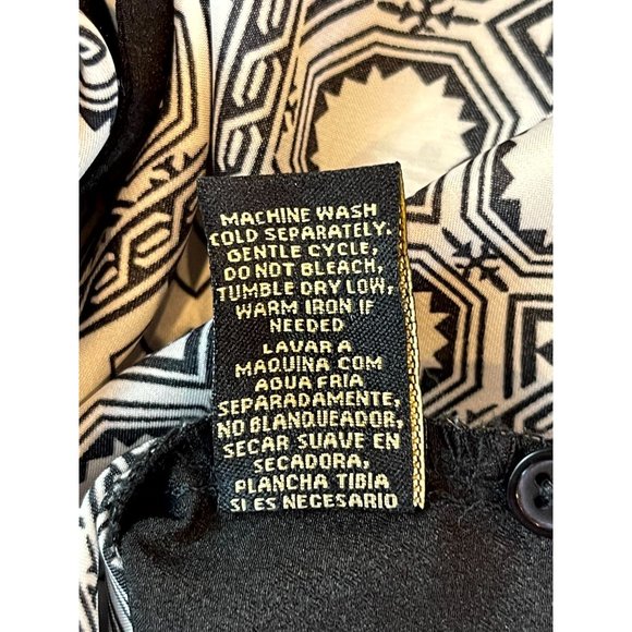 Milano Women Low-Hi Front Button Blouse Top Sleeveless Geometric Black White S - Picture 7 of 7